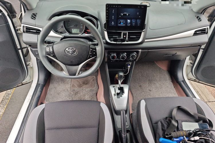 Used Toyota YARiS L Zhi Xuan 2020 X-Trail X 1.5L CVT Leading Edition Center Console
