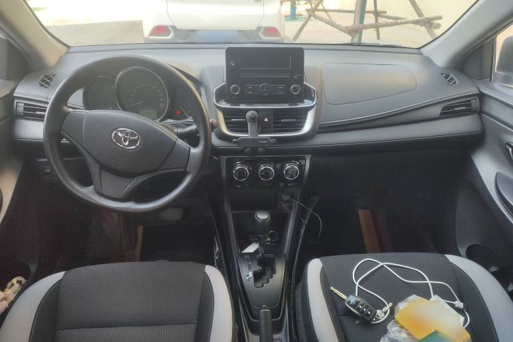 Used Toyota YARiS L Zhi Xuan 2020 1.5L CVT Leading Edition Center Console