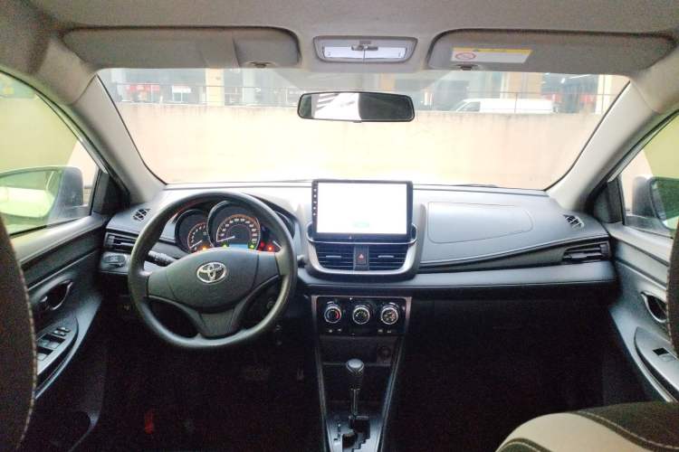 Used Toyota YARiS L Zhi Xuan 2020 X-Trail X 1.5L CVT Leading Edition Center Console