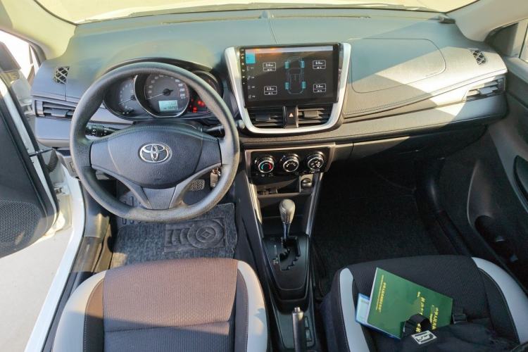 Used Toyota YARiS L Zhi Xuan 2020 1.5L CVT Leading Edition Center Console