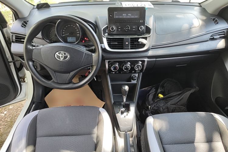 Used Toyota YARiS L Zhi Xuan 2020 X-Trail X 1.5L CVT Leading Edition Center Console