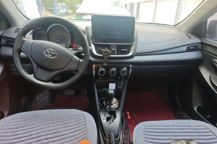 Used Toyota YARiS L Zhi Xuan 2020 X-Trail X 1.5L CVT Leading Edition Center Console