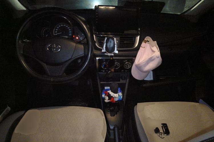 Used Toyota YARiS L Zhi Xuan 2020 X-Trail X 1.5L CVT Leading Edition Center Console