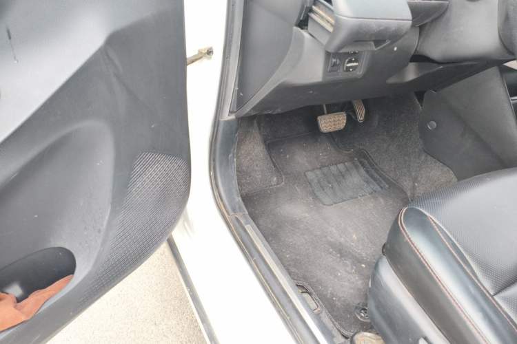 Used Toyota YARiS L Zhi Xuan 2020 X-Trail X 1.5L CVT Luxury Edition Driver Seat