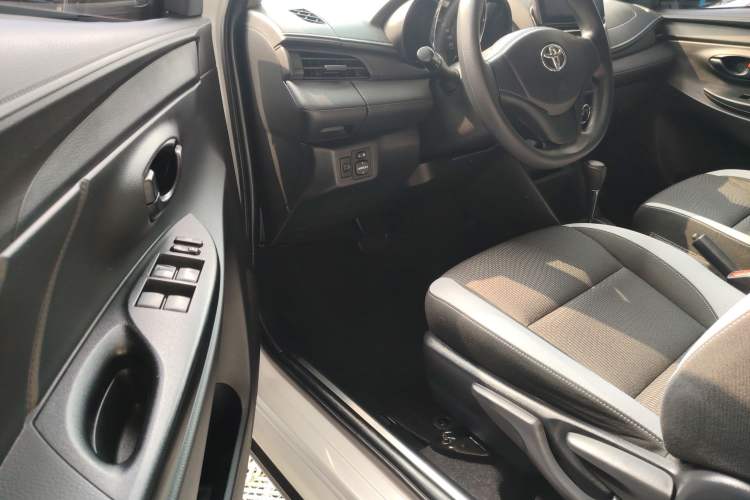 Used Toyota YARiS L Zhi Xuan 2020 X-Trail X 1.5L CVT Leading Edition Driver Seat