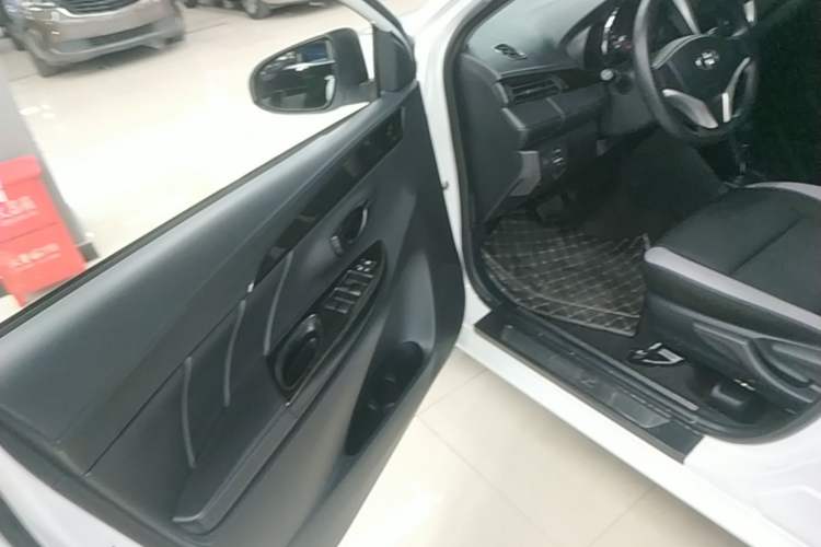 Used Toyota YARiS L Zhi Xuan 2020 1.5L CVT Leading Edition Driver Seat