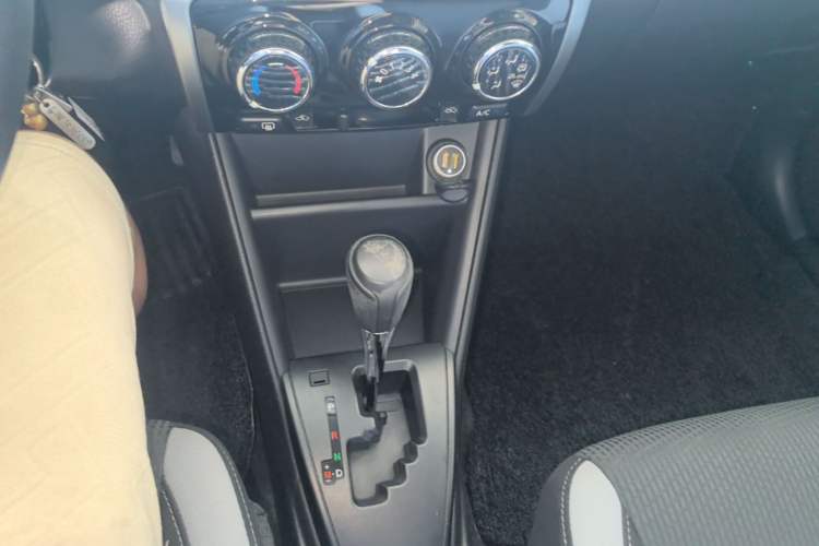 Used Toyota YARiS L Zhi Xuan 2020 1.5L CVT Leading Edition Gear Lever
