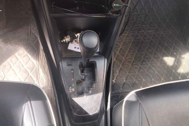 Used Toyota YARiS L Zhi Xuan 2020 1.5L CVT Leading Edition Gear Lever