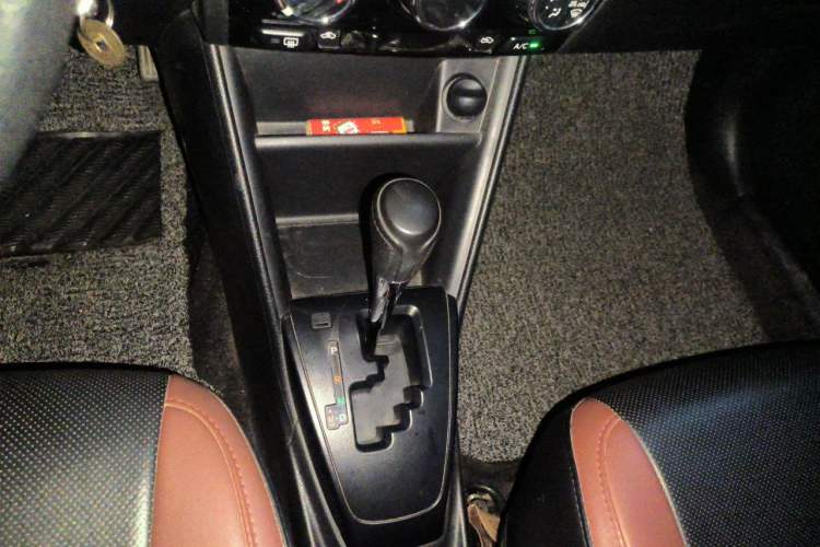 Used Toyota YARiS L Zhi Xuan 2020 1.5L CVT Leading Edition Gear Lever