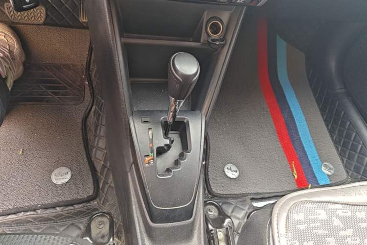 Used Toyota YARiS L Zhi Xuan 2020 1.5L CVT Leading Edition Gear Lever