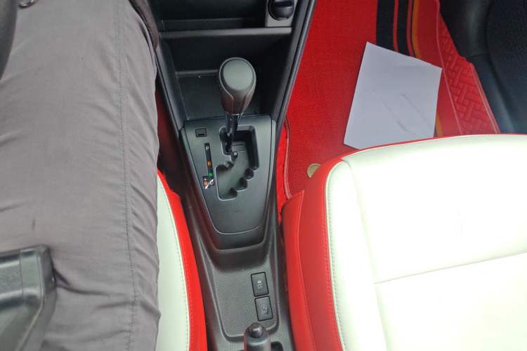 Used Toyota YARiS L Zhi Xuan 2020 1.5L CVT Leading Edition Gear Lever