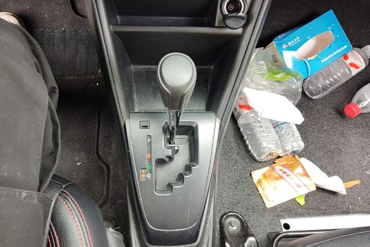 Used Toyota YARiS L Zhi Xuan 2020 1.5L CVT Leading Edition Gear Lever