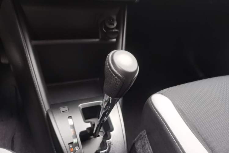 Used Toyota YARiS L Zhi Xuan 2020 1.5L CVT Leading Edition Gear Lever