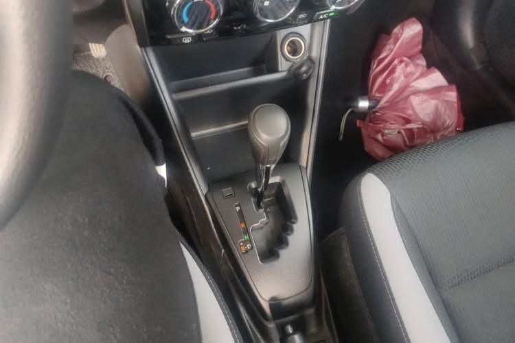 Used Toyota YARiS L Zhi Xuan 2020 X-Trail X 1.5L CVT Leading Edition Gear Lever