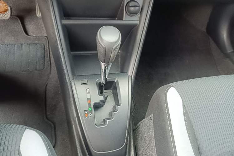 Used Toyota YARiS L Zhi Xuan 2020 1.5L CVT Leading Edition Gear Lever