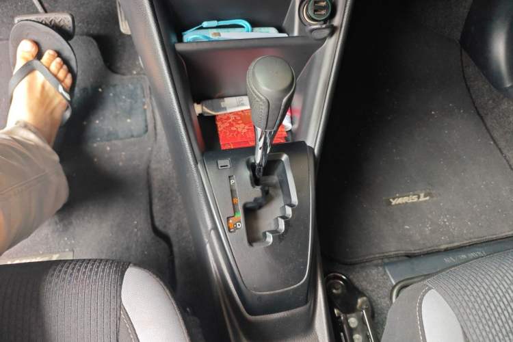 Used Toyota YARiS L Zhi Xuan 2020 1.5L CVT Leading Edition Gear Lever