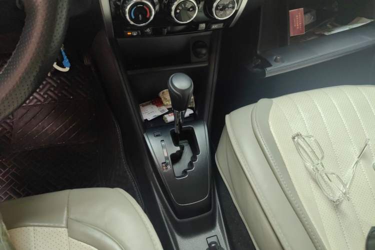 Used Toyota YARiS L Zhi Xuan 2020 1.5L CVT Leading Edition Gear Lever