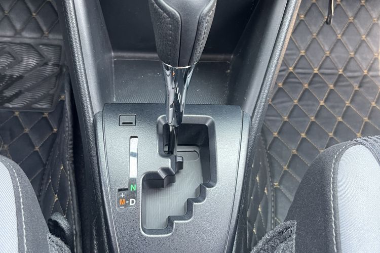 Used Toyota YARiS L Zhi Xuan 2020 1.5L CVT Leading Edition Gear Lever