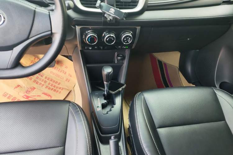 Used Toyota YARiS L Zhi Xuan 2020 1.5L CVT Leading Edition Gear Lever