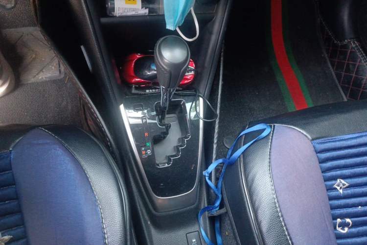 Used Toyota YARiS L Zhi Xuan 2020 1.5L CVT Luxury Edition Gear Lever