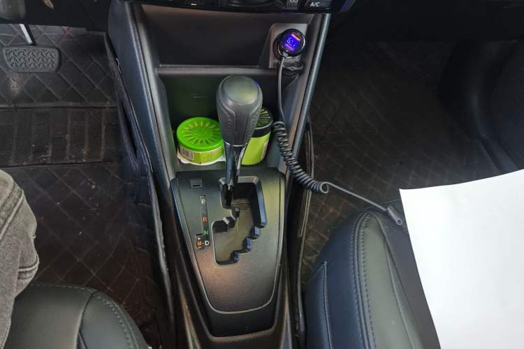 Used Toyota YARiS L Zhi Xuan 2020 1.5L CVT Leading Edition Gear Lever