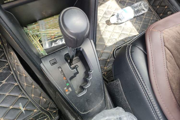Used Toyota YARiS L Zhi Xuan 2020 1.5L CVT Leading Edition Gear Lever