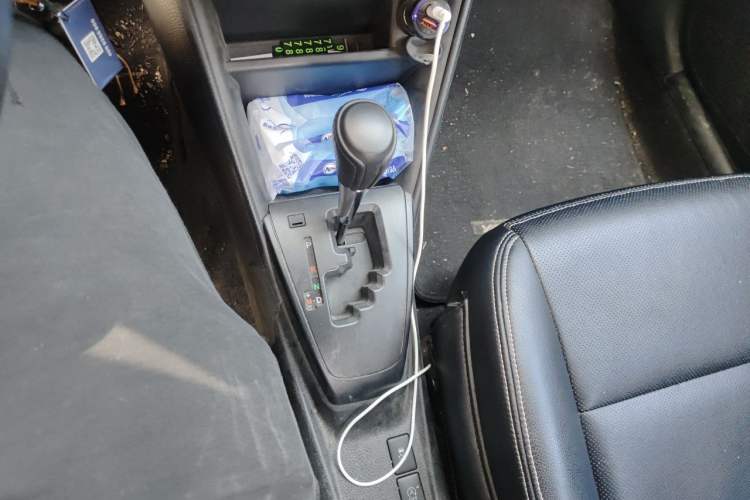 Used Toyota YARiS L Zhi Xuan 2020 1.5L CVT Leading Edition Gear Lever
