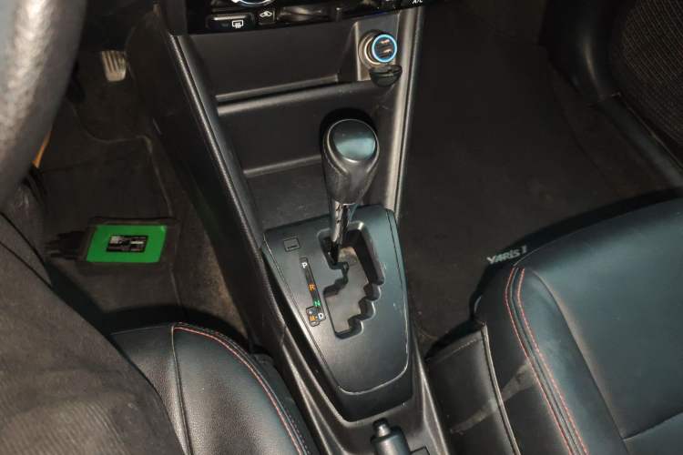 Used Toyota YARiS L Zhi Xuan 2020 X-Trail X 1.5L CVT Leading Edition Gear Lever