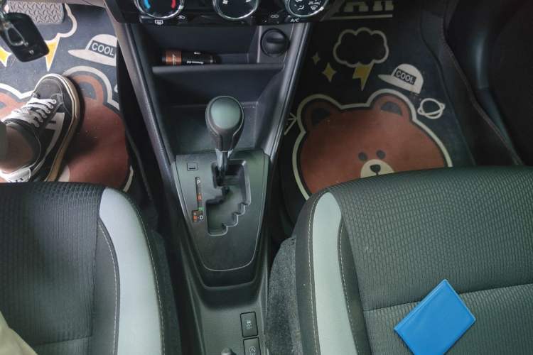Used Toyota YARiS L Zhi Xuan 2020 1.5L CVT Leading Edition Gear Lever