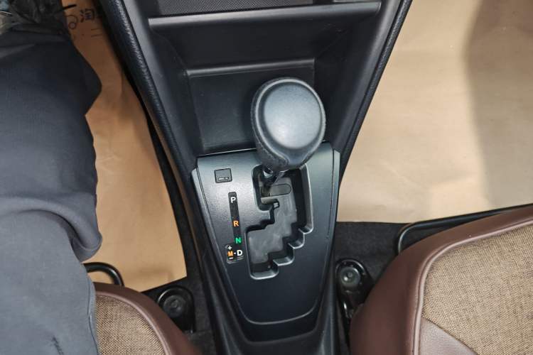 Used Toyota YARiS L Zhi Xuan 2020 1.5L CVT Leading Edition Gear Lever