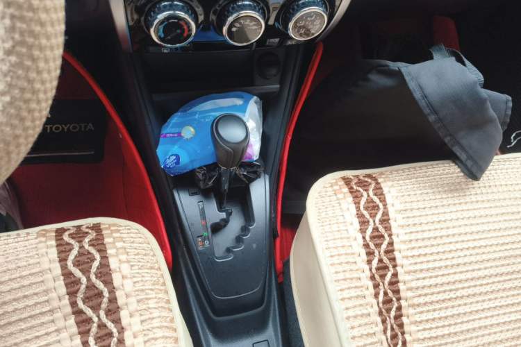Used Toyota YARiS L Zhi Xuan 2020 1.5L CVT Leading Edition Gear Lever