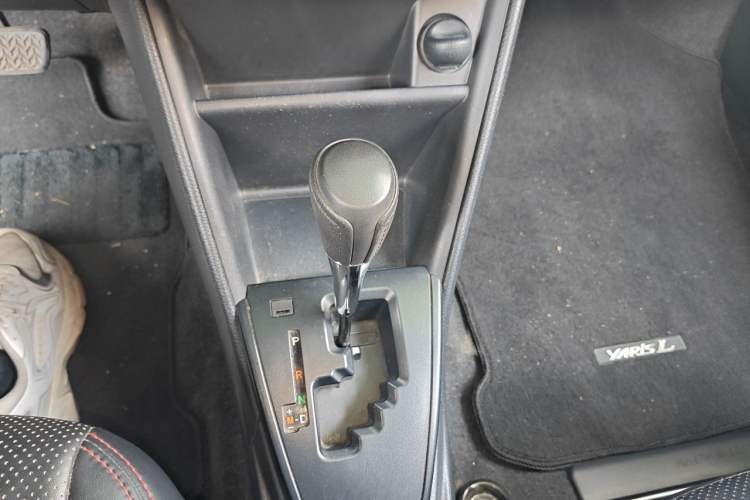 Used Toyota YARiS L Zhi Xuan 2020 1.5L CVT Leading Edition Gear Lever