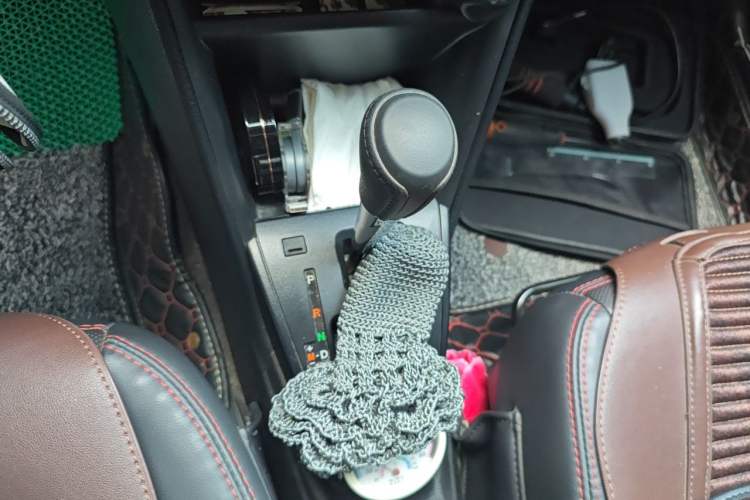 Used Toyota YARiS L Zhi Xuan 2020 1.5L CVT Luxury Edition Gear Lever