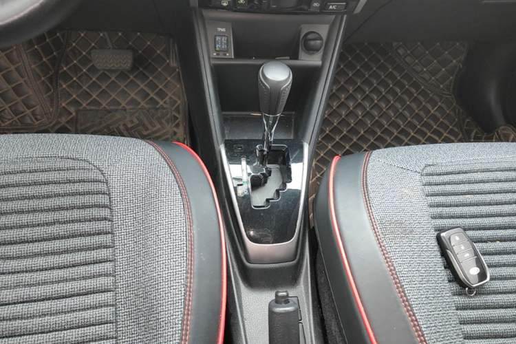 Used Toyota YARiS L Zhi Xuan 2020 1.5L CVT Leading Edition Gear Lever