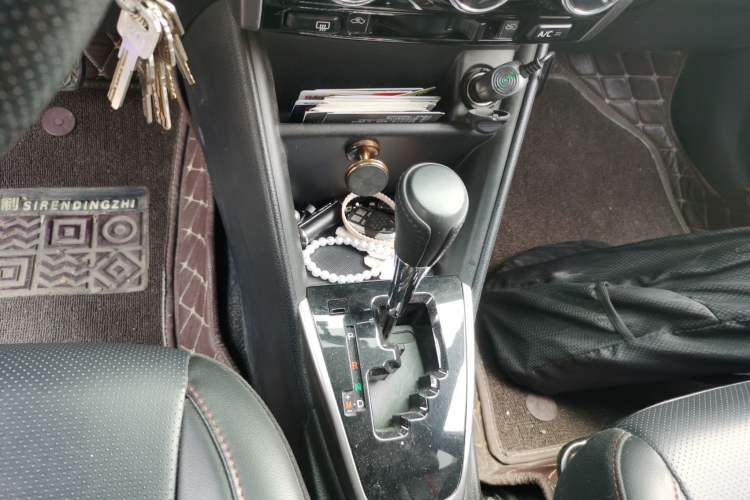 Used Toyota YARiS L Zhi Xuan 2020 1.5L CVT Luxury Edition Gear Lever