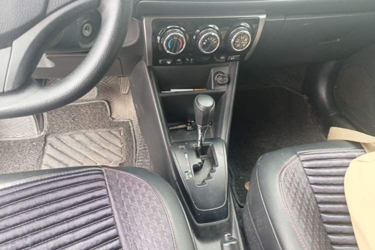 Used Toyota YARiS L Zhi Xuan 2020 1.5L CVT Leading Edition Gear Lever