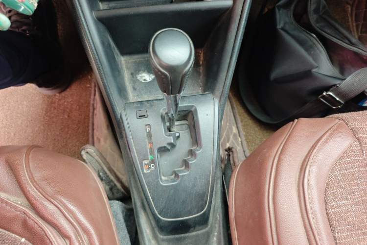 Used Toyota YARiS L Zhi Xuan 2020 1.5L CVT Leading Edition Gear Lever