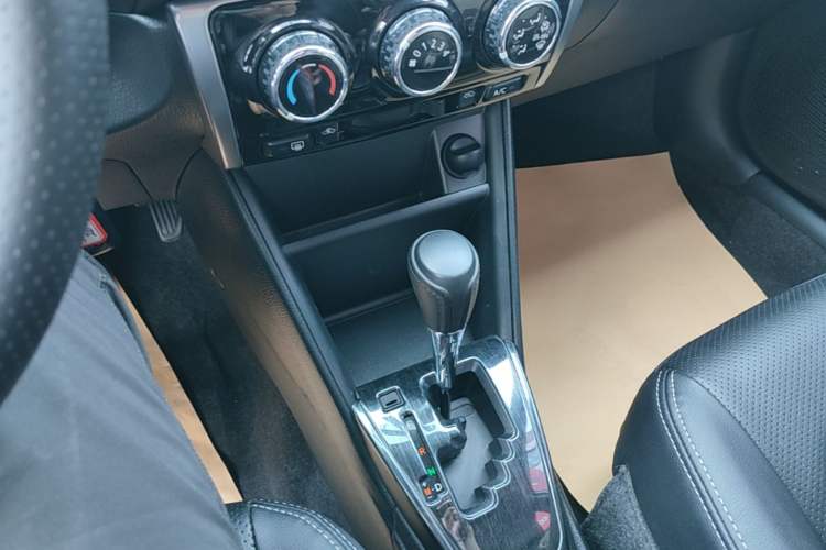 Used Toyota YARiS L Zhi Xuan 2020 X-Trail X 1.5L CVT Leading Edition Gear Lever