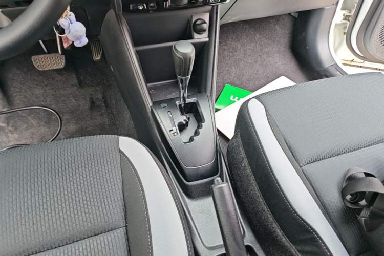 Used Toyota YARiS L Zhi Xuan 2020 X-Trail X 1.5L CVT Leading Edition Gear Lever