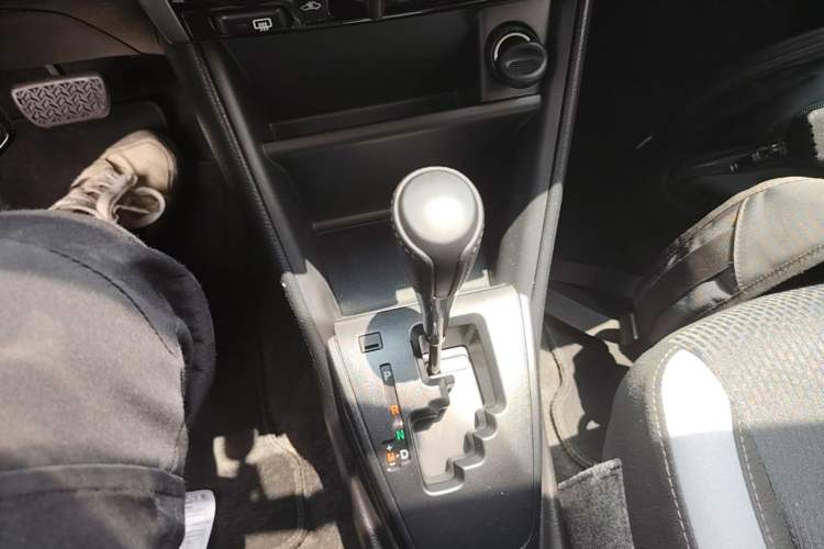 Used Toyota YARiS L Zhi Xuan 2020 1.5L CVT Leading Edition Gear Lever