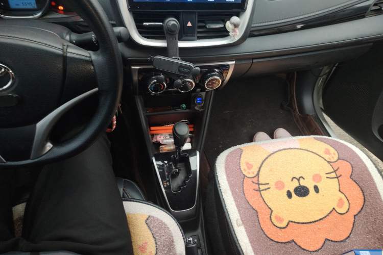 Used Toyota YARiS L Zhi Xuan 2020 1.5L CVT Luxury Edition Gear Lever