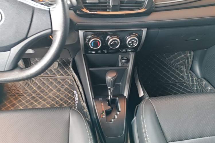 Used Toyota YARiS L Zhi Xuan 2020 1.5L CVT Leading Edition Gear Lever
