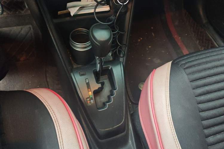 Used Toyota YARiS L Zhi Xuan 2020 1.5L CVT Leading Edition Gear Lever