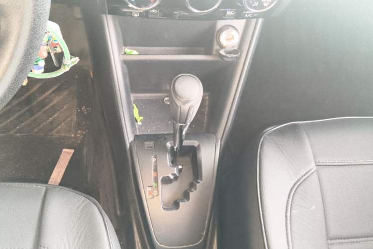 Used Toyota YARiS L Zhi Xuan 2020 1.5L CVT Leading Edition Gear Lever