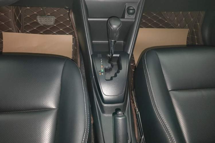 Used Toyota YARiS L Zhi Xuan 2020 1.5L CVT Leading Edition Gear Lever