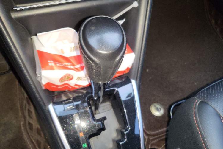 Used Toyota YARiS L Zhi Xuan 2020 X-Trail X 1.5L CVT Luxury Edition Gear Lever