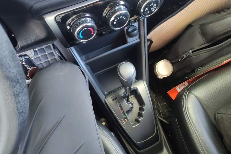 Used Toyota YARiS L Zhi Xuan 2020 X-Trail X 1.5L CVT Leading Edition Gear Lever
