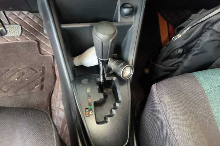 Used Toyota YARiS L Zhi Xuan 2020 1.5L CVT Leading Edition Gear Lever