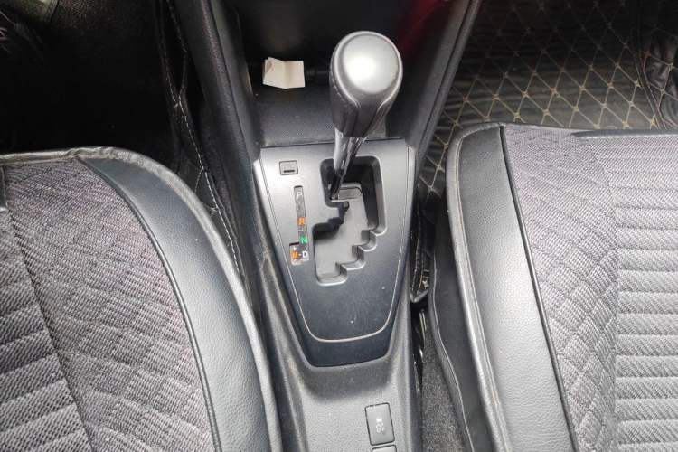 Used Toyota YARiS L Zhi Xuan 2020 1.5L CVT Leading Edition Gear Lever