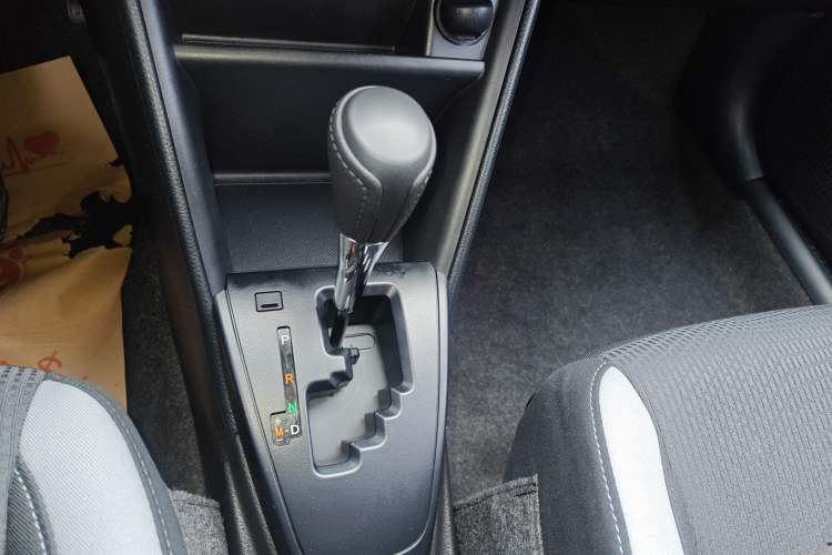 Used Toyota YARiS L Zhi Xuan 2020 1.5L CVT Leading Edition Gear Lever